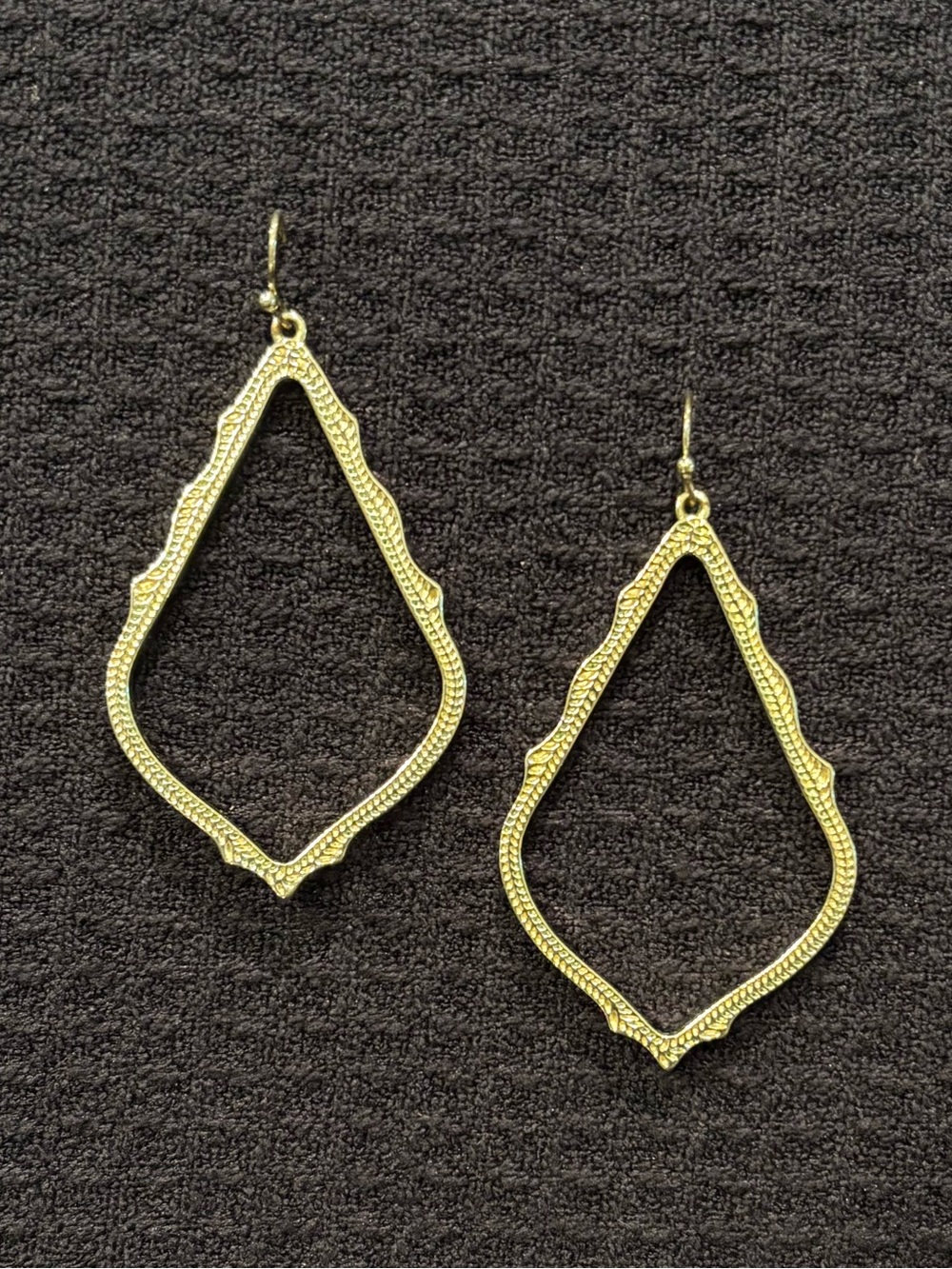 Kendra Scott Sophee Drop Earrings In Gold